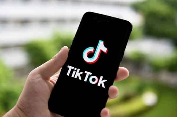 تبدأ TikTok التجارب لتحميل مقاطع فيديو لمدة 3 دقائق