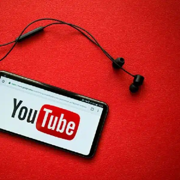 سيطلب YouTube من المعلقين إعادة التفكير في النشر إذا بدت رسالتهم مسيئة